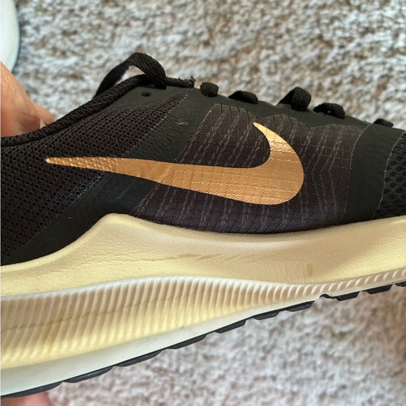 Nike Downshifter Women's Black and bronze Sneakers-size 7 - Picture 2 of 7